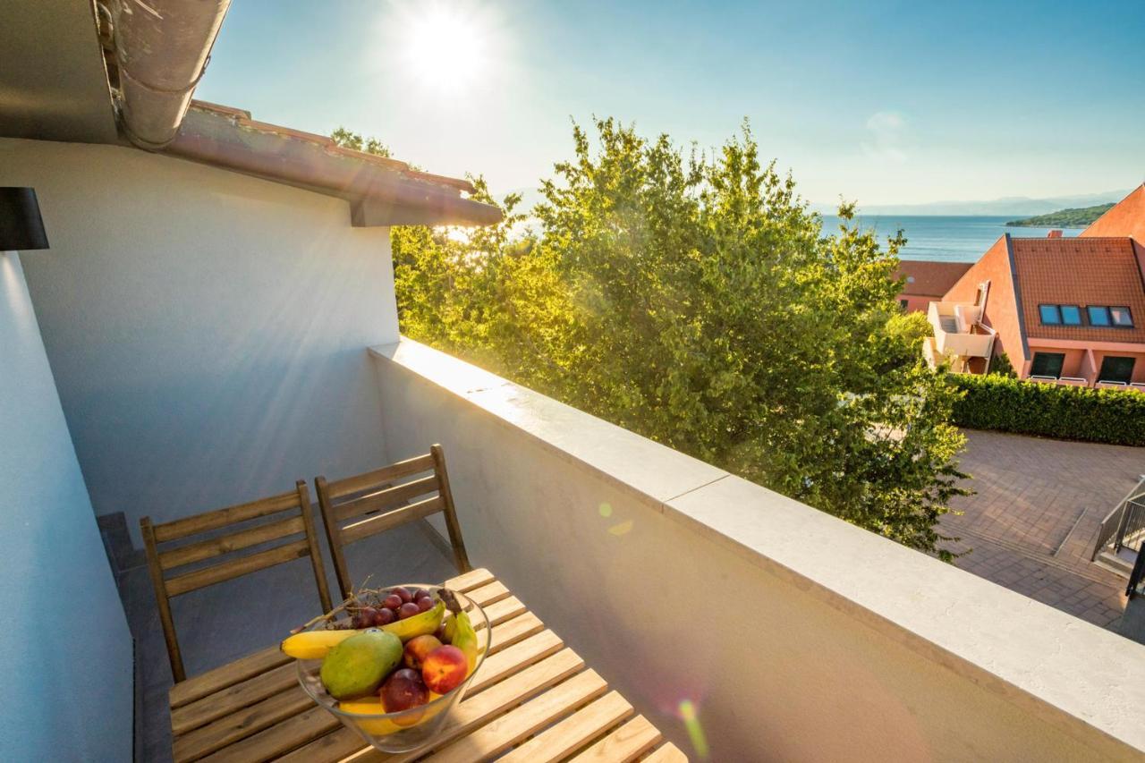 Apartments Sunset Njivice Exterior foto